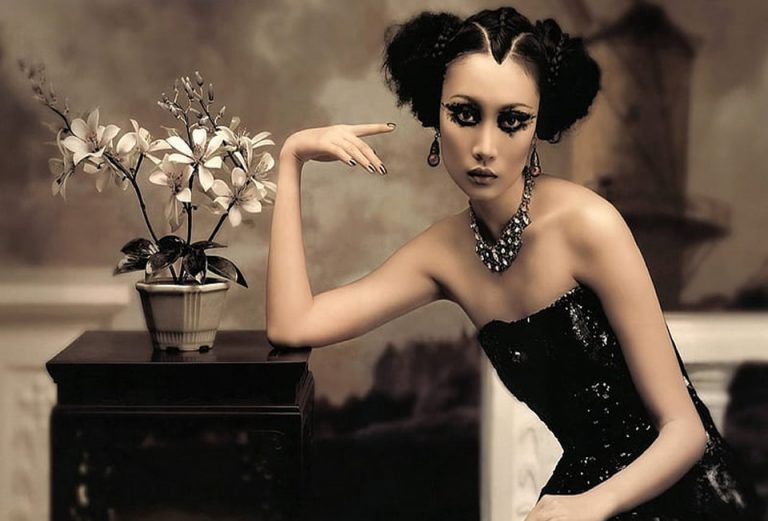 Build Your Heritage - Goth Girl Beauty