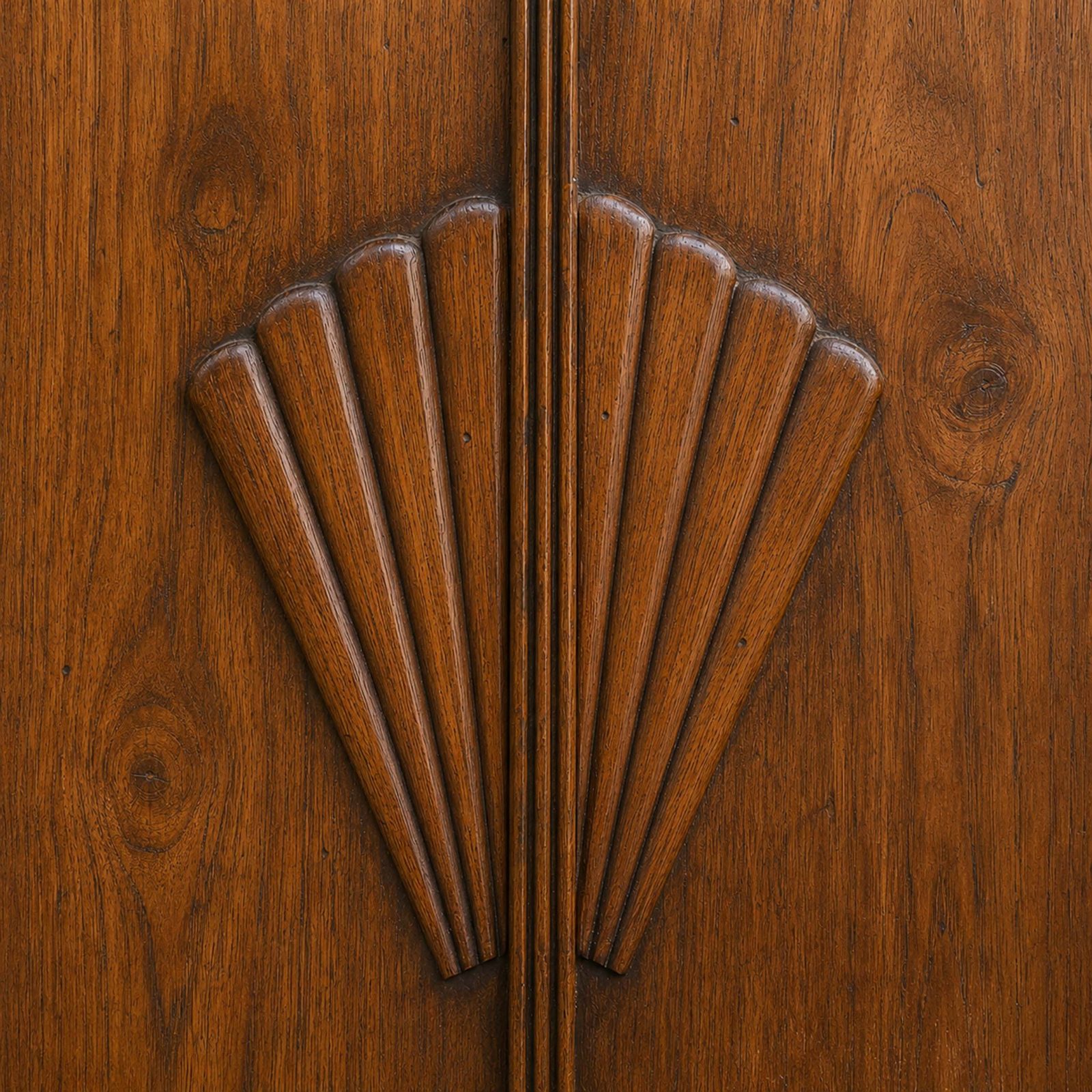 DS-025 Carved Fan Detail Closeup